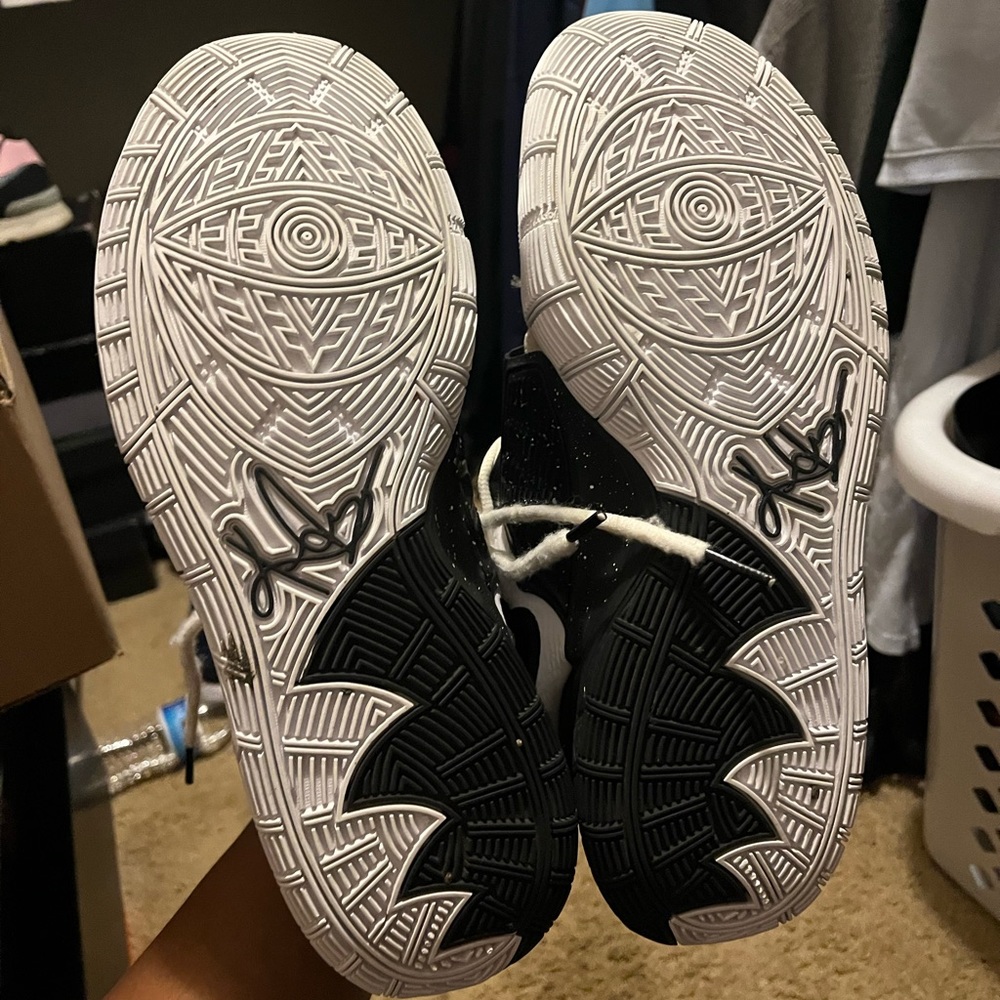 Kyrie 6